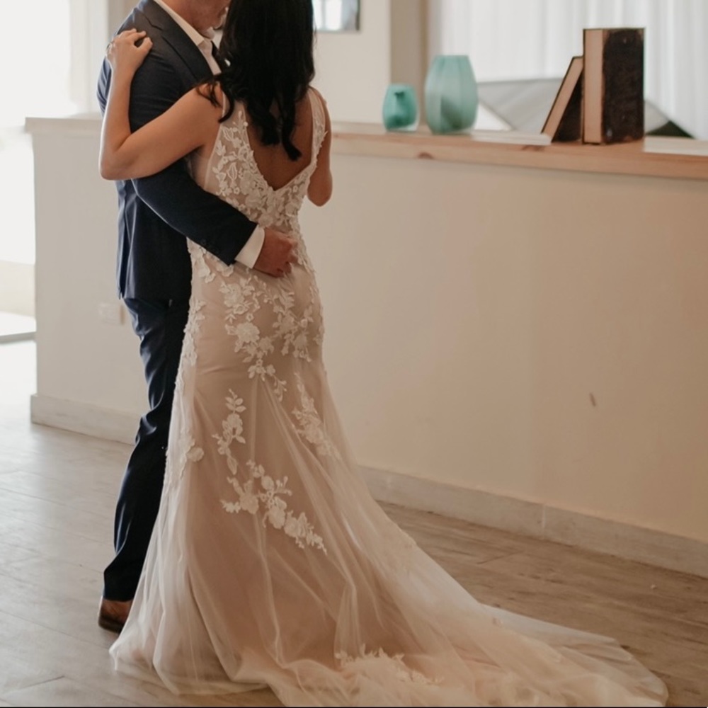 Madi Lane Bridal Gown size 10 - Picture 4 of 10